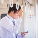 肩こりは現代病！？スマホ時代の新・肩こり対策
