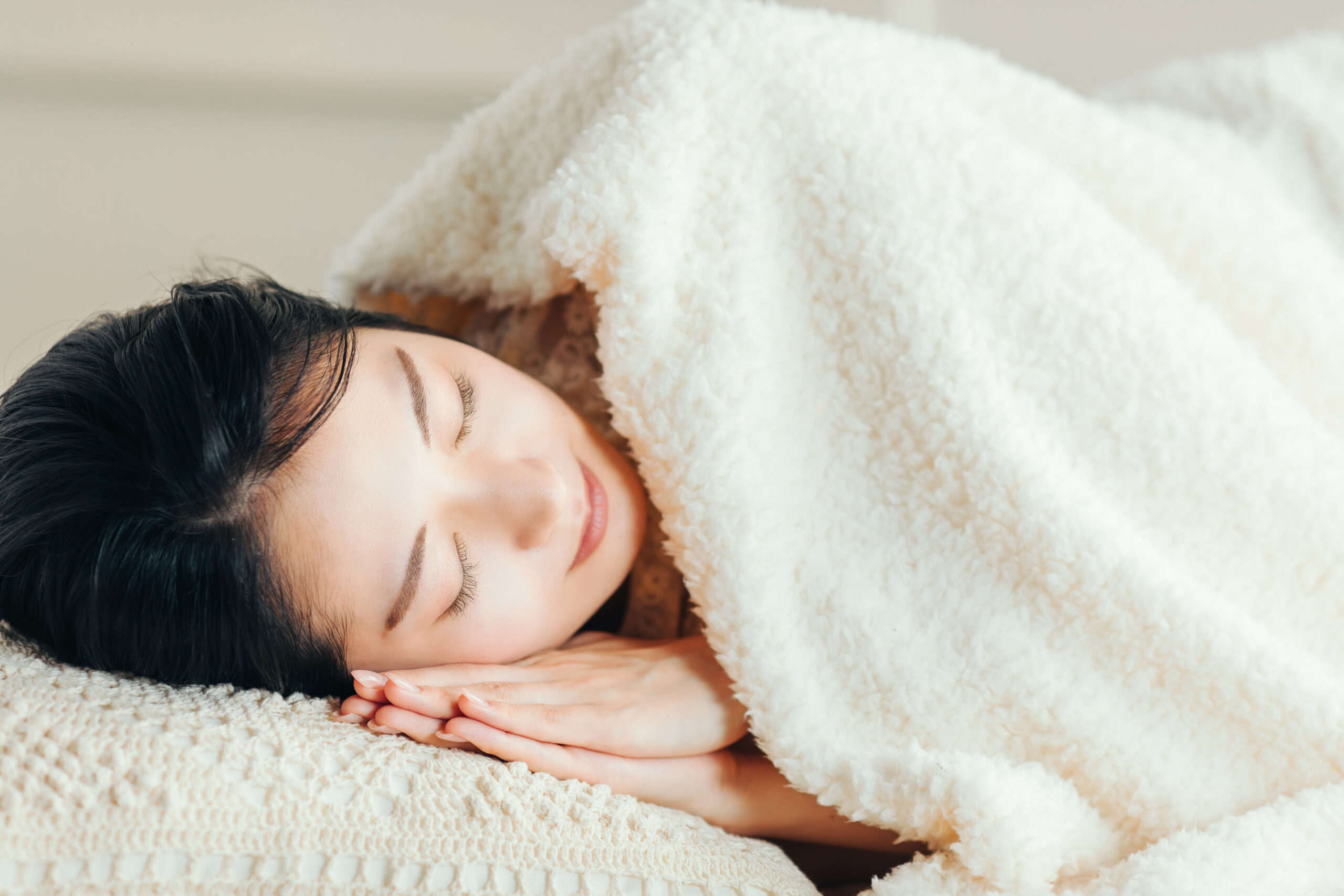冷えと睡眠の深い関係。夏を快適に乗り切る体質改善法‼