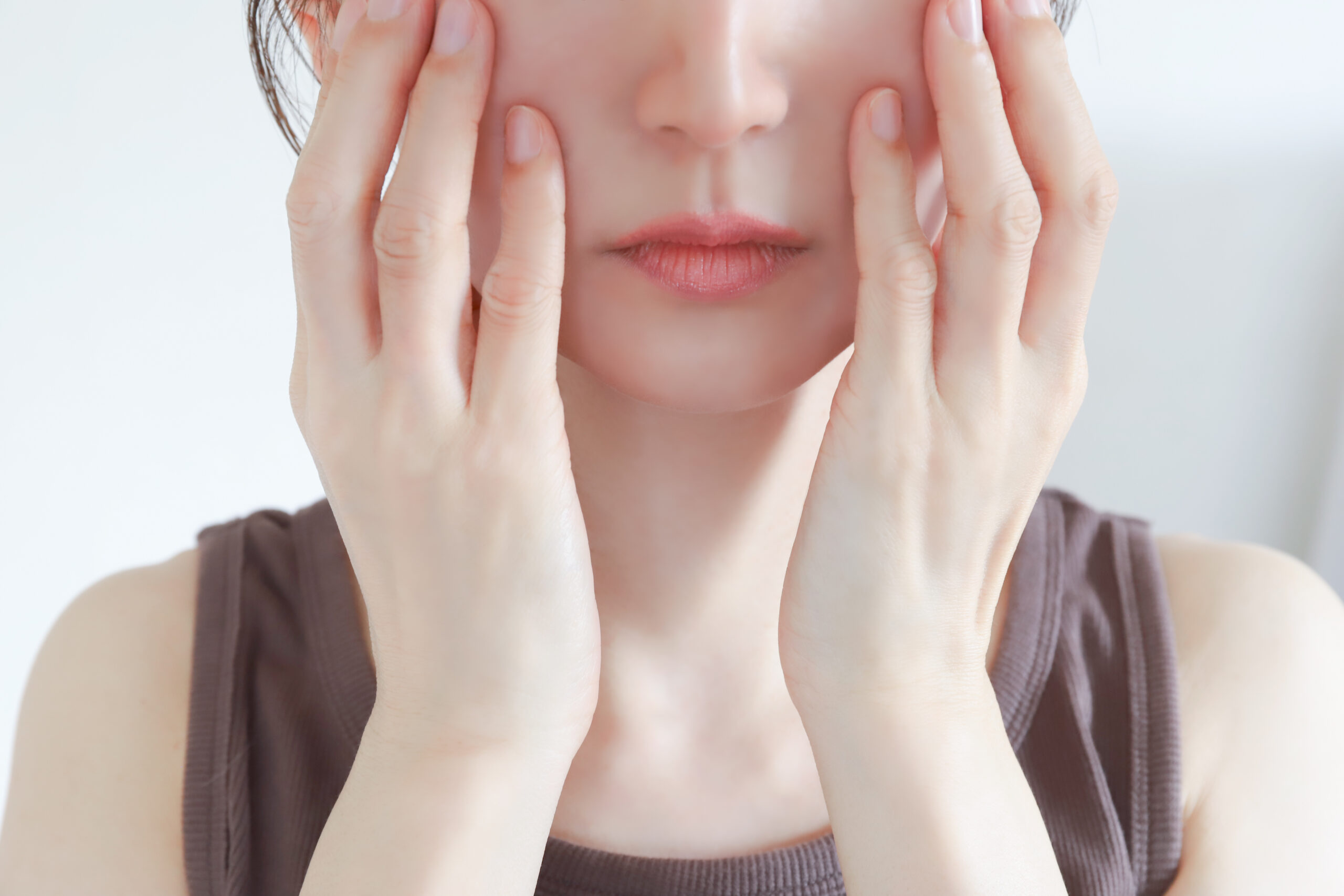 噛みしめ癖が“老け顔”を作る？咬筋をゆるめるだけで変わる！