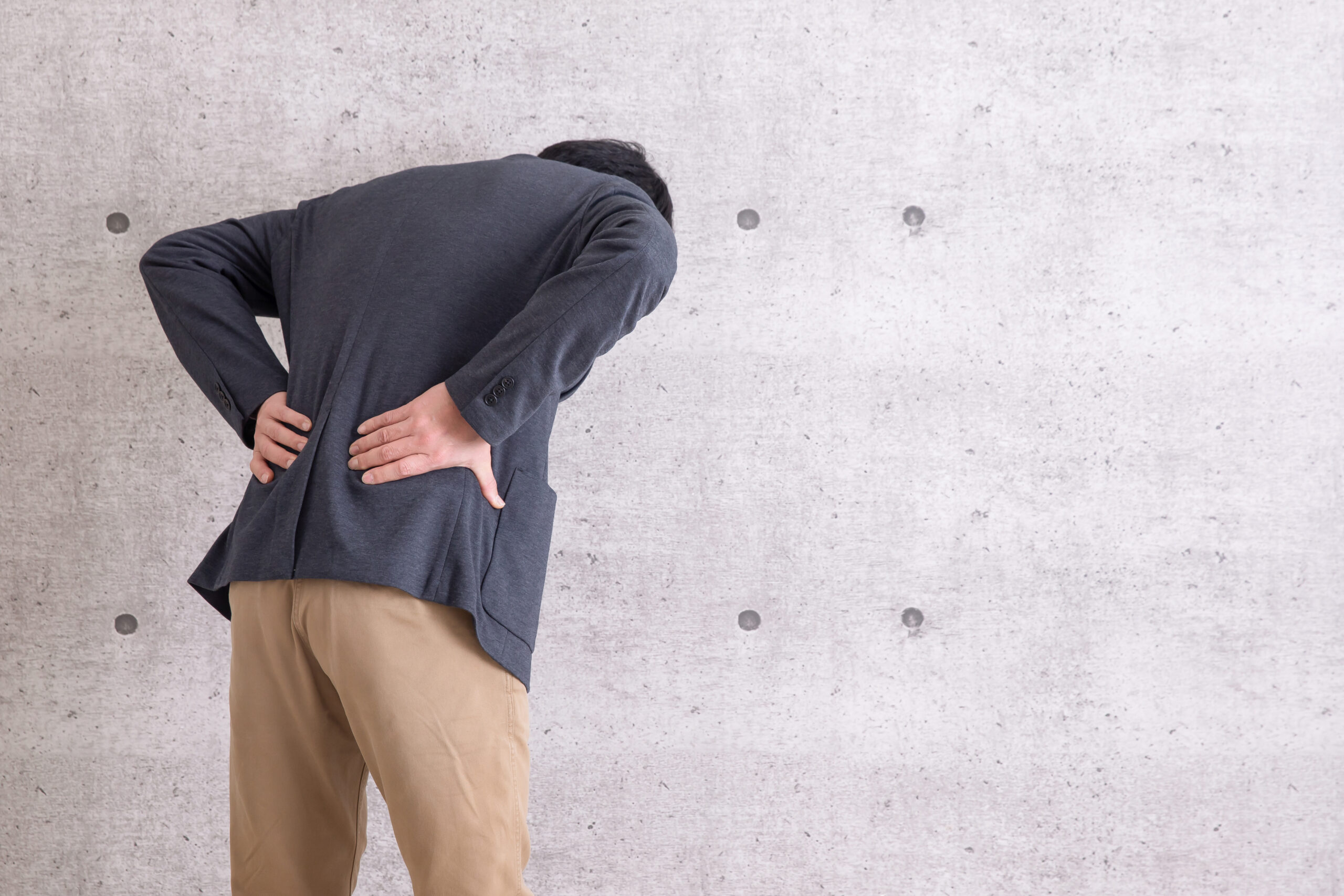 ぎっくり腰の前兆とは？予防できる人の共通点